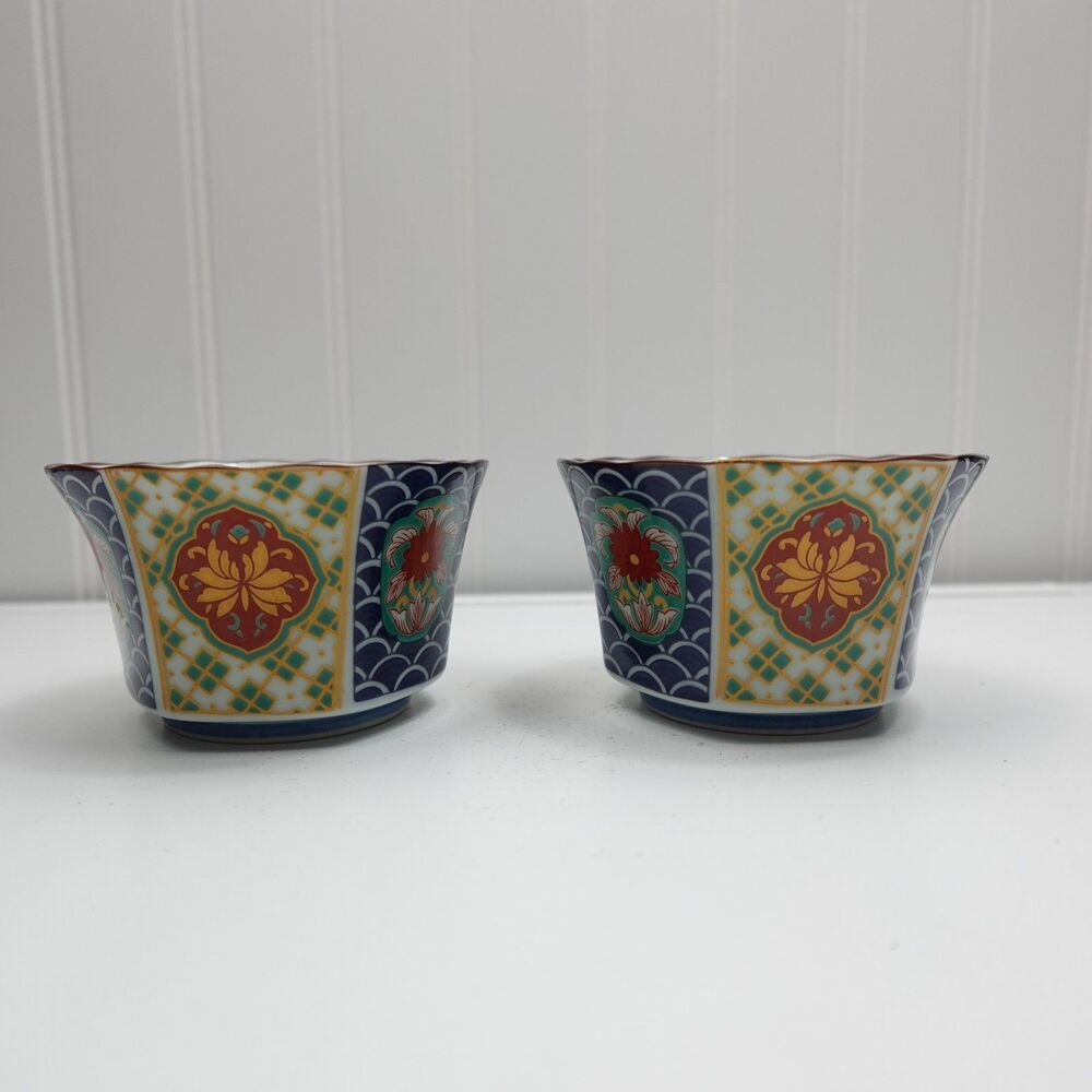 Vintage Japanese Arita Porcelain Imari Bowls Handpainted Set of 2